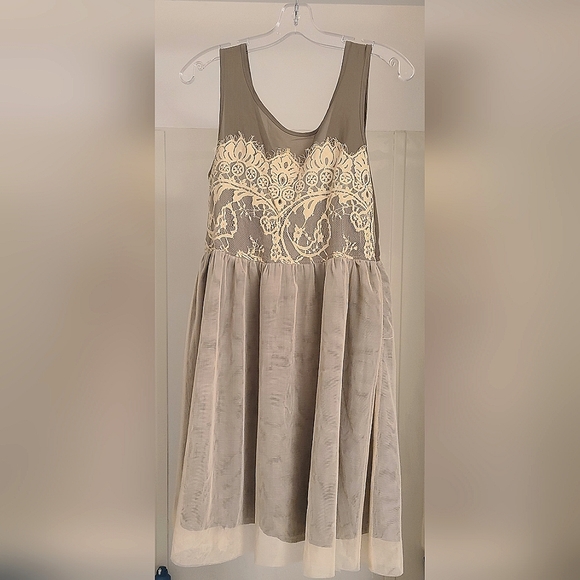 A Revé Dress L - Picture 1 of 10